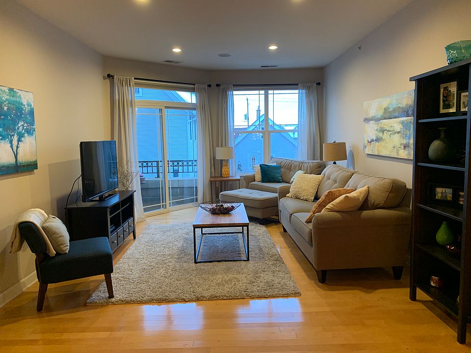 1st image of 1619 N Farwell Ave APT 108