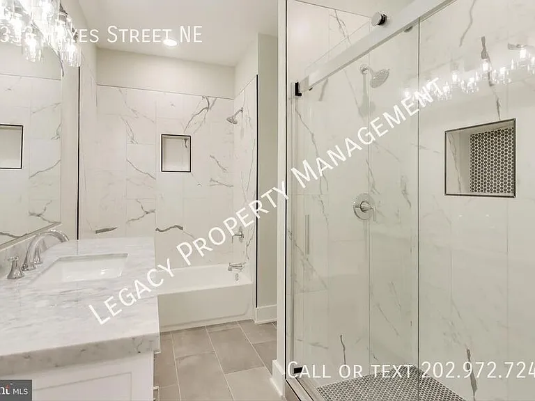 5333 Hayes St NE — Photo 4