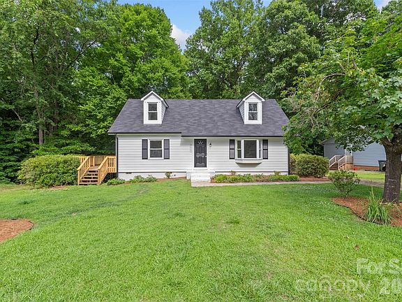 2nd image of 711 King Arthur Dr