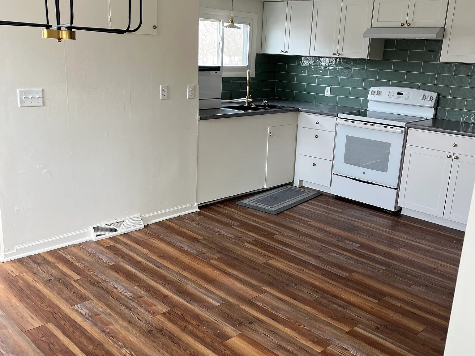 3 bed, 1100 sqft, $1,950 — Photo 4