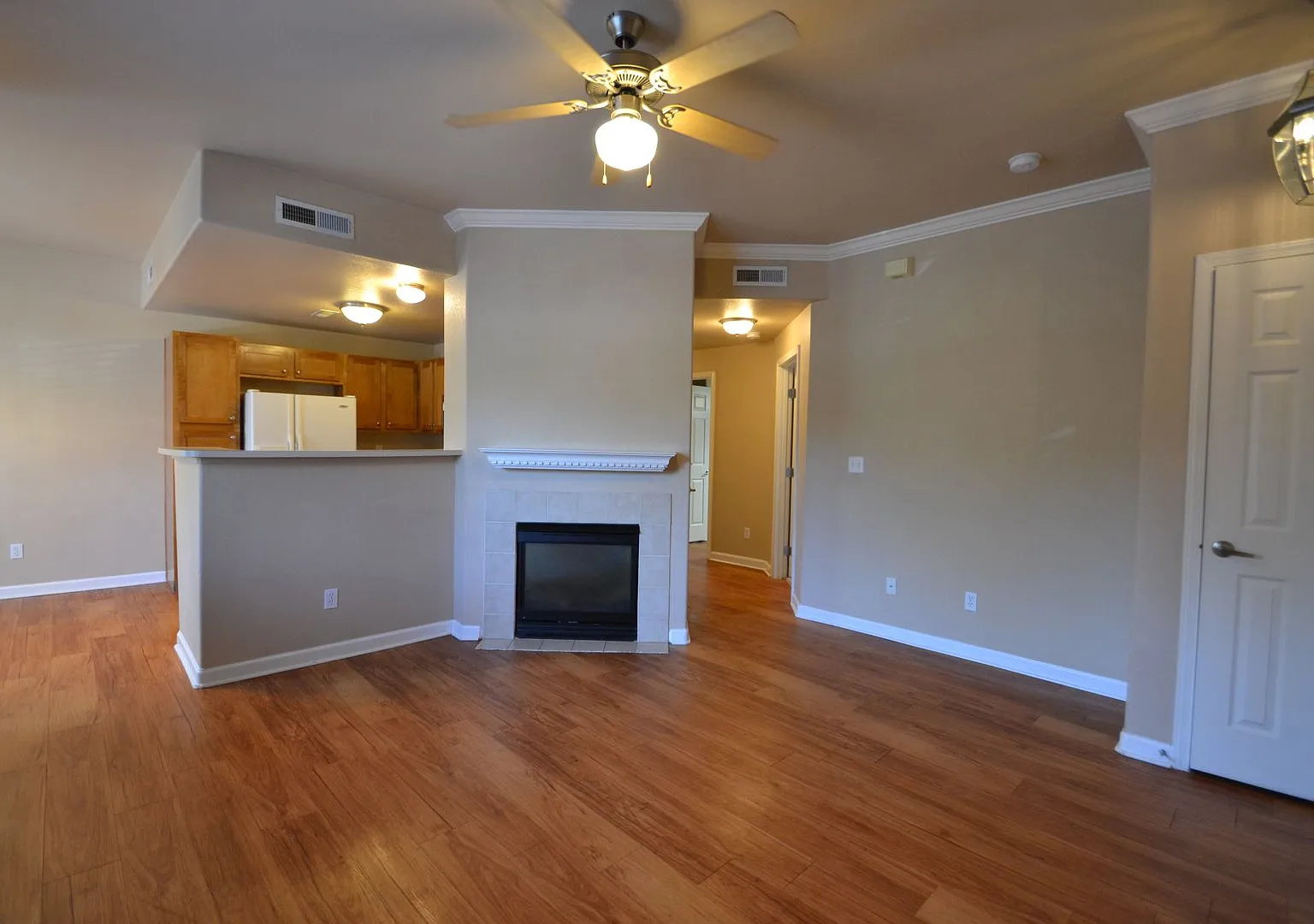 2 bed 2 bath Townhome on Main Level with A/C — Photo 4