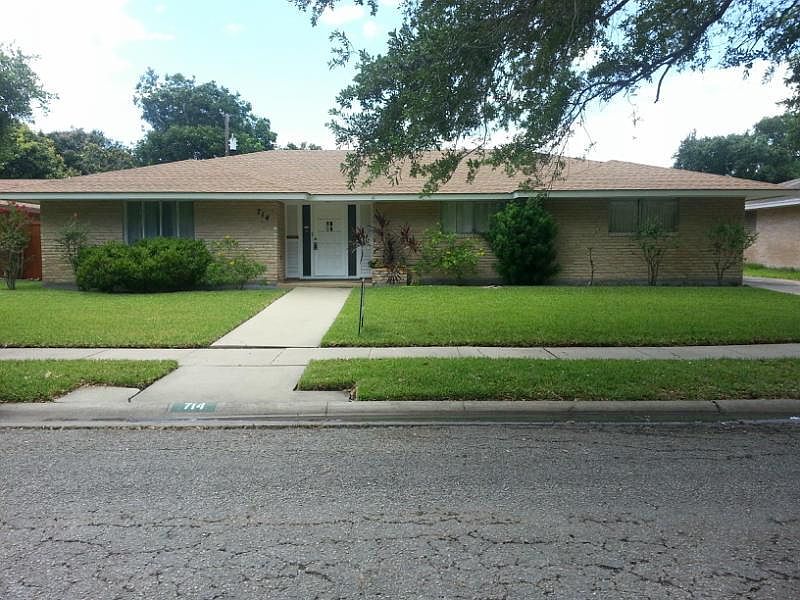 1st image of 714 Bradshaw Dr