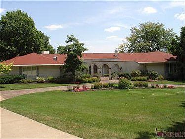 1st image of 940 Knollwood Dr NW