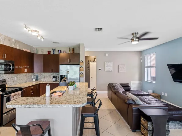 15240 NW 6th Ct, Pembroke Pines, FL 33028