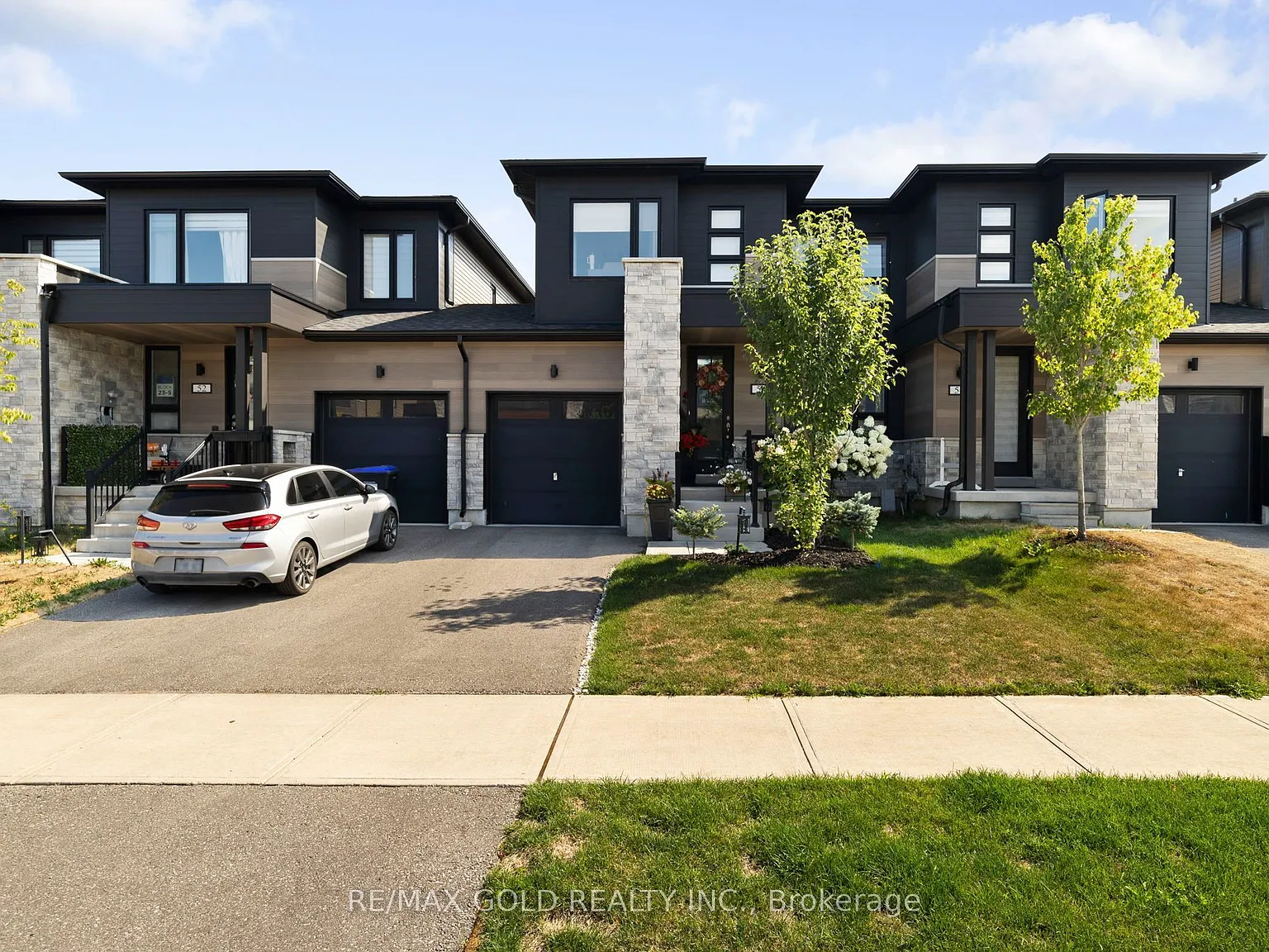 3 bed, $2,500 — Photo 2