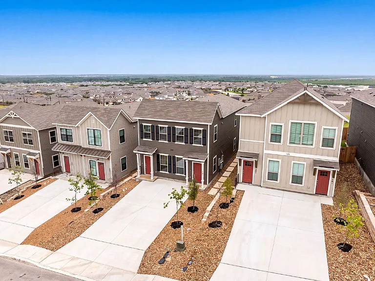 7215 Magnolia Vlg #101 — Photo 37