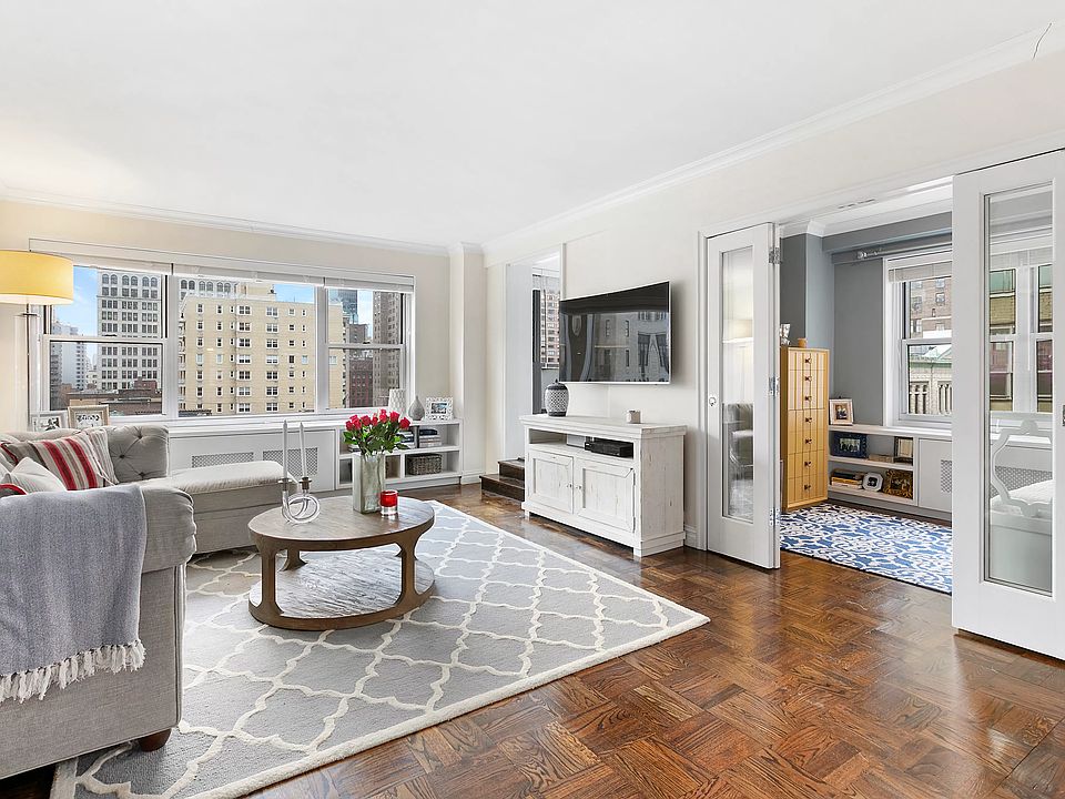 1st image of 20 E 9th St #10D