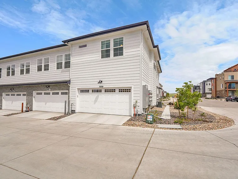 9719 Browns Peak Cir — Photo 26