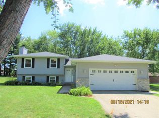 1351 Chadwick Ct, Davis, IL 61019