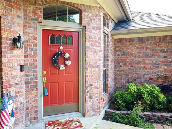 7120 Cook Cir, North Richland Hills, TX 76182