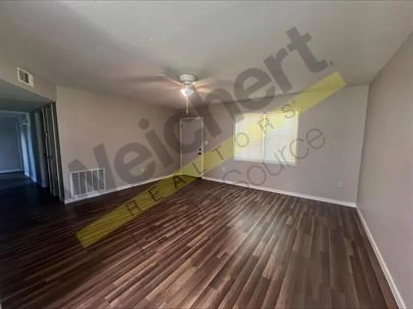 3 bedroom, 2 bath home in Center Hill — Photo 2