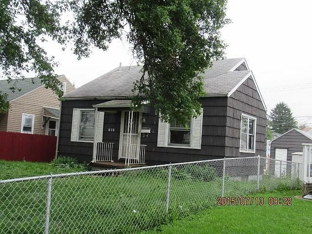 616 Clark Ave photo 1