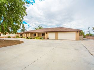 15339 Mondamon Rd, Apple Valley, CA 92307