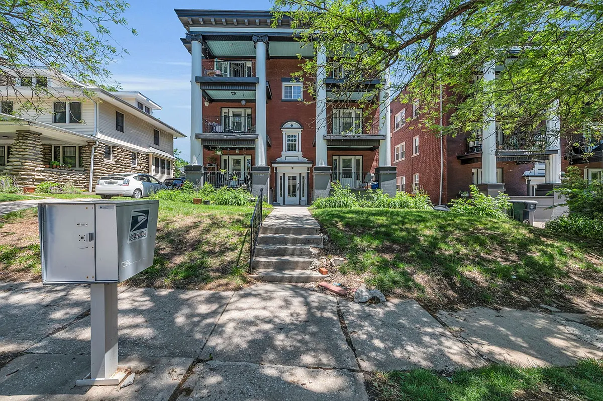 Building Photo - 4341-47 Harrison St