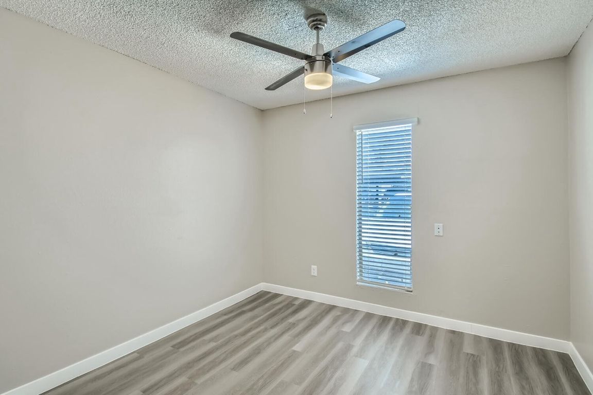 5902 W Royal Palm Rd Glendale-large-031-028-Primary Bedroom-1500x1000-72dpi Large