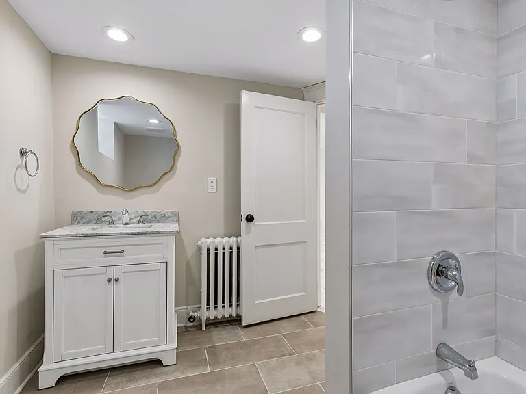 3329 Dupont Ave S — Photo 39
