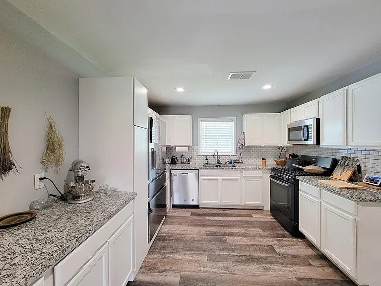 4405 W 43rd St — Photo 11