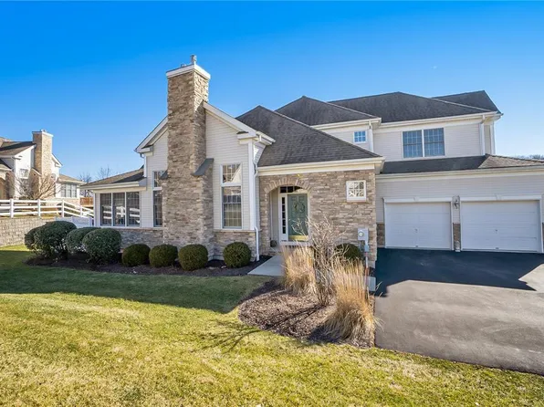 920 E Homestead Ln, Easton, PA 18042