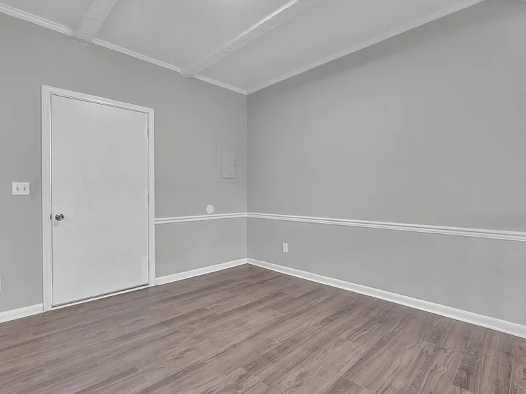 400 Forrest Blvd #13 — Photo 7