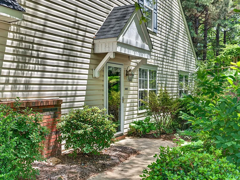 5065 Bartholomews Ln — Photo 4