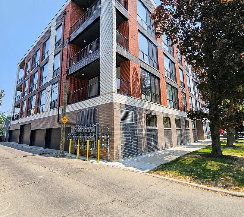 2402 W Carmen Ave #406