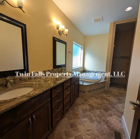 768 Sun Peak Way — Photo 17