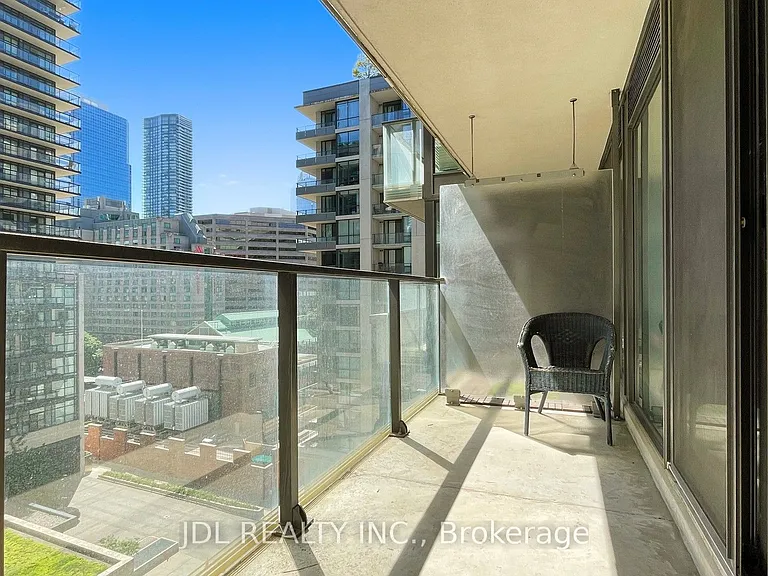 111 Elizabeth St #1037 — Photo 23