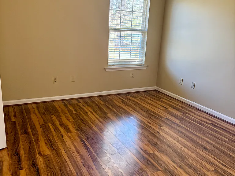 1005 Houndsbark Ct — Photo 6