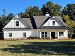 1036 Riverstone Dr, Social Circle, GA 30025