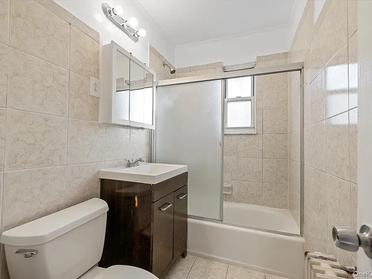 87-37 Marengo St #1 — Photo 11