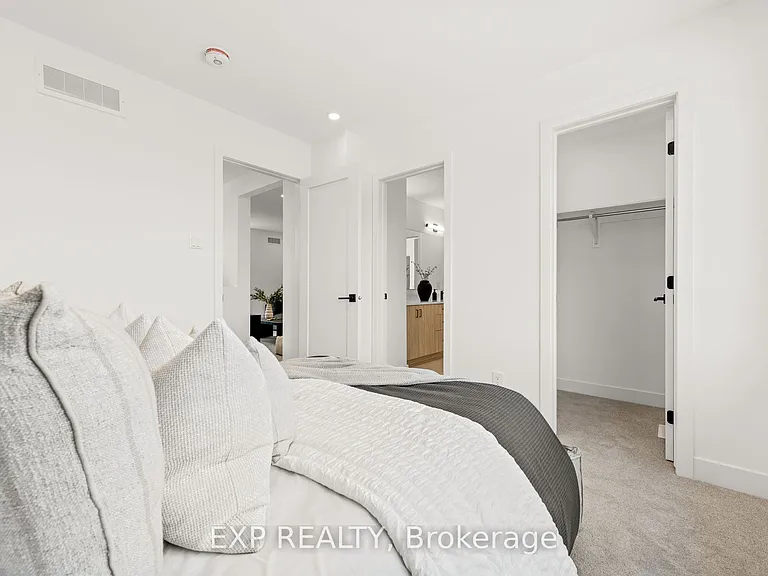 495 Duvernay Dr — Photo 28