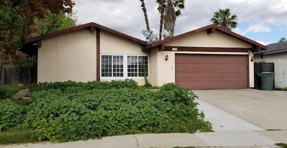 1st image of 1023 Diane Pl