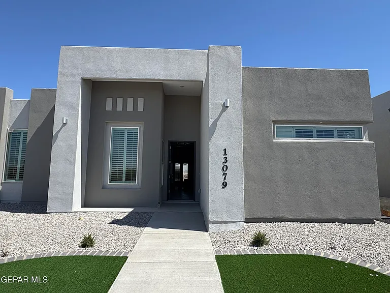 13079 Emerald Hills Ave — Photo 1