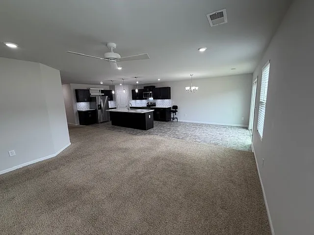 3 bed, 1836 sqft, $1,950 — Photo 4