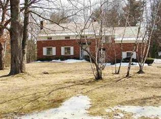 896 Randall Rd, Niskayuna, NY 12309