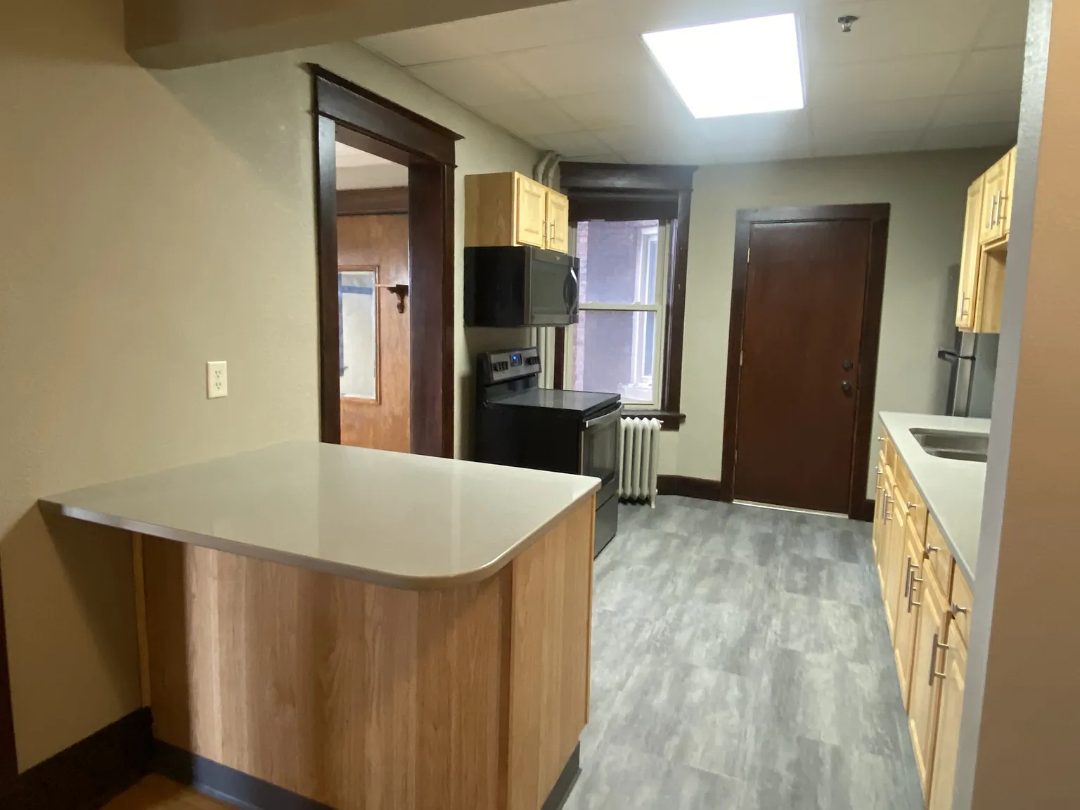2 bed, 680 sqft, $1,300 — Photo 2