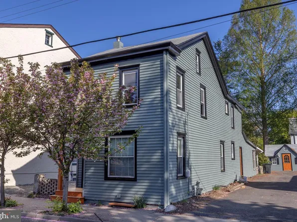 46 Delevan St, Lambertville, NJ 08530