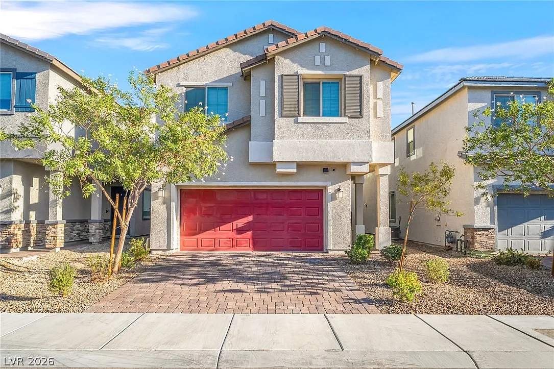 5 bed, 3.0 bath, 2376 sqft, $2,850 — Photo 1