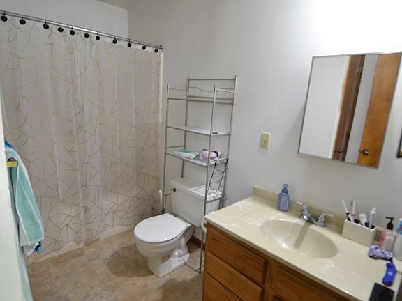 5th image of 904 Pheasant Dr