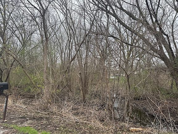 2nd image of 22828 Frederick Rd
