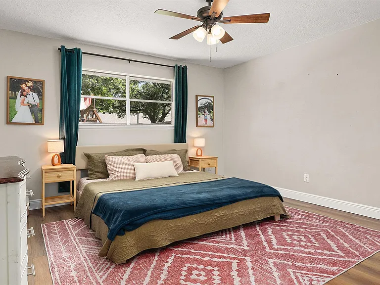 1819 Meadow Creek Dr — Photo 15