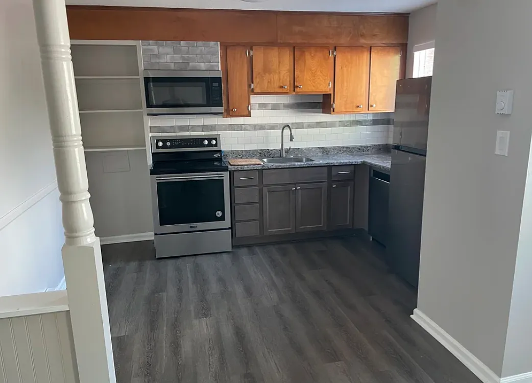 Building Photo - 414 Raynor St #D2