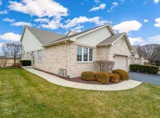 82 Iliad Dr, Tinley Park, IL 60477