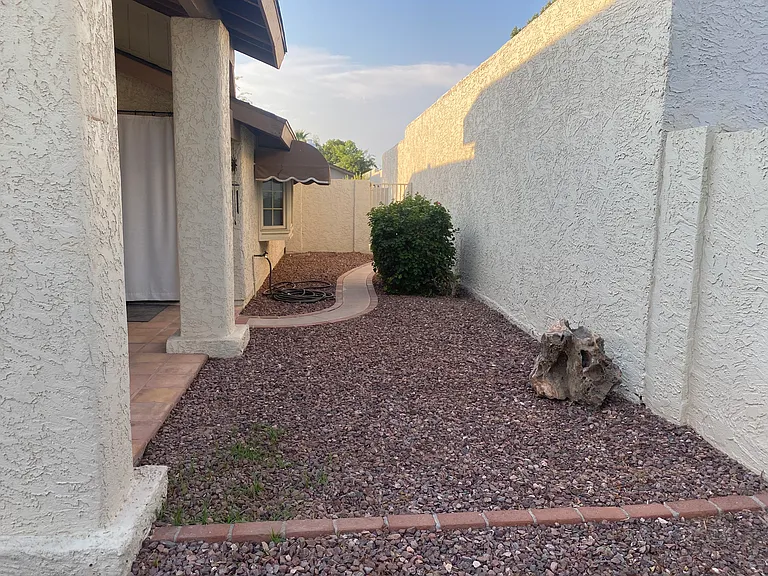 2909 W Sierra St — Photo 5
