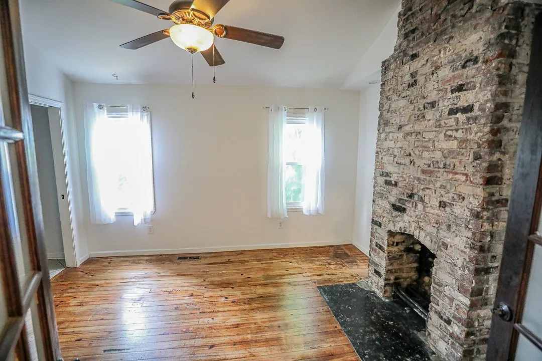 3 bed, 2.0 bath, 1198 sqft, $2,800 — Photo 2