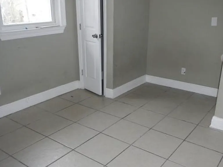 2031 Pace Blvd — Photo 6