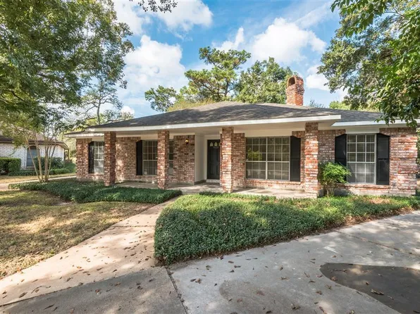 7403 Tall Pines Dr, Houston, TX 77088