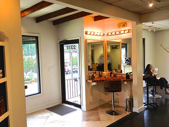 2nd image of 2315 Brownsboro Rd