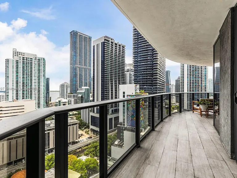 45 SW 9th St #2103 — Photo 7