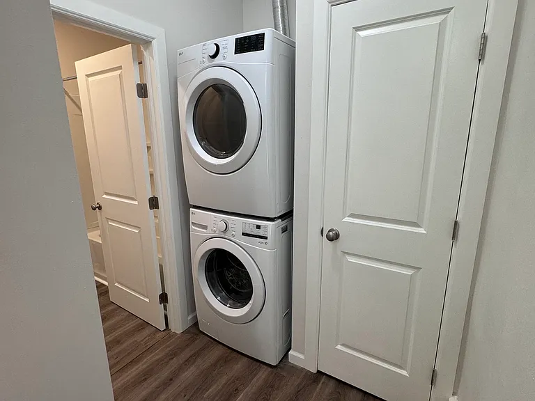 6328 Vine St #1R — Photo 10